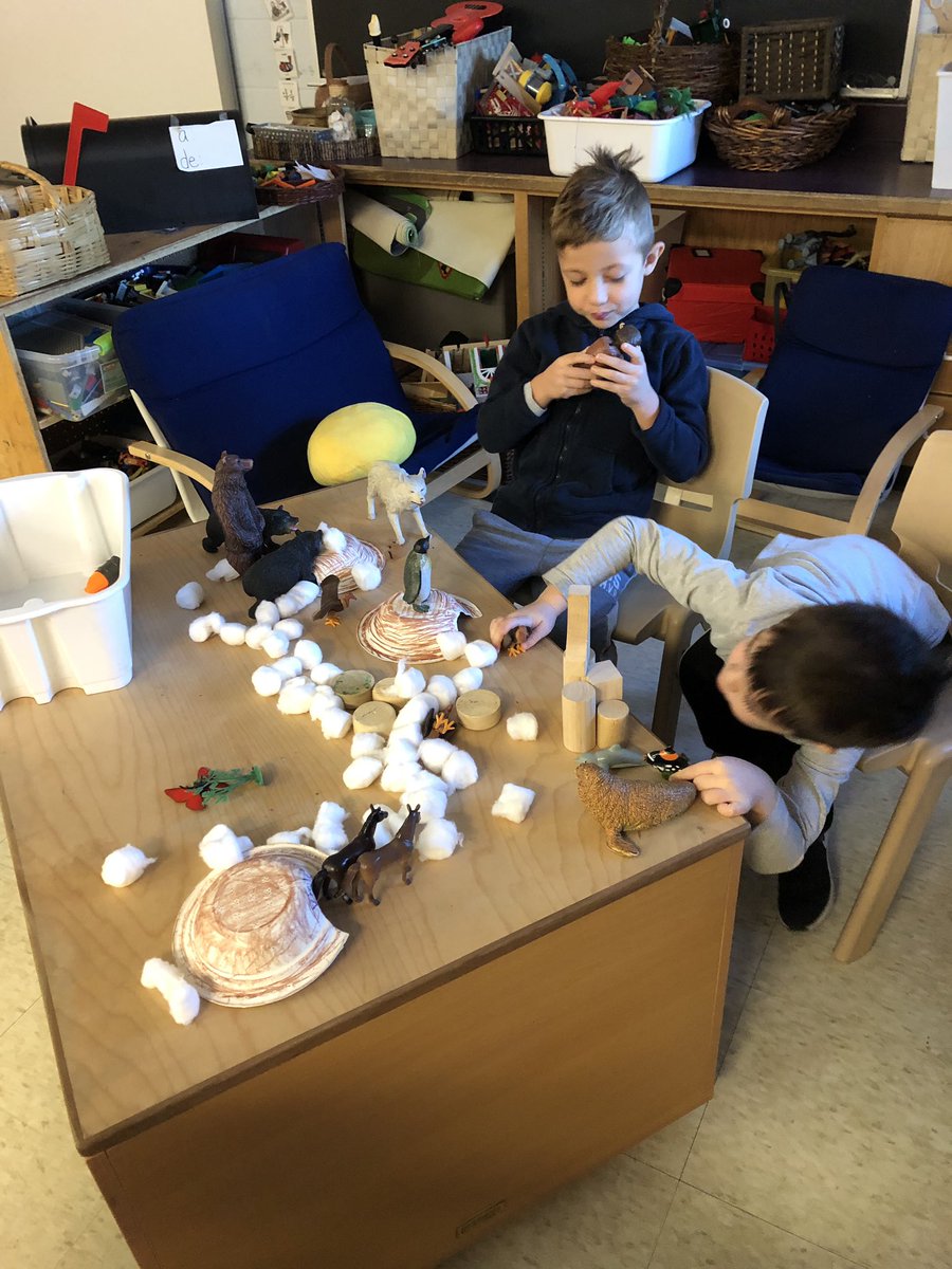 Robyn1Dawson's tweet photo. Continuing our learning through play and student led research. What do animals do in the winter? @MsBlackburn1 came to @Riversideps and we read Over and Under the Snow. Ss asked questions, conducted research and concluded their own findings @seanandlorihar1 https://t.co/Vxq4S3XB4t