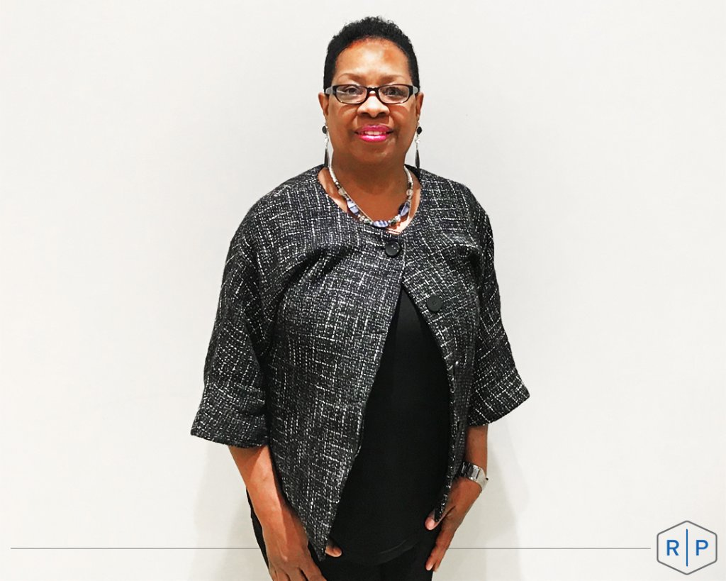 RobinsonParkMGT's tweet photo. Meet Deborah Shelby! Deborah works at #MarketTower, is a vital member of the #PropertyManagement team and gives guests and tenants the warmest of welcomes. She enjoys her four grandchildren, and her celebrity crush is #SnoopDogg. #MeetTheStaff #WeAreRobinsonPark #Indianapolis https://t.co/4uKhAPCu0X