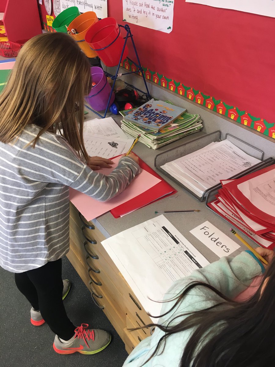 wb2ndgrade's tweet photo. Peer editing! Preparing to publish our writing! #wbpandas #wb2ndgrade https://t.co/SPR993fsgm