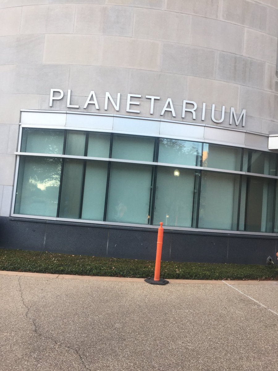 jmw47033's tweet photo. UTA Planetarium. The video was really cool! #loveastro @MattSheldon12 @ambarnes8 https://t.co/kBFJomhCRU