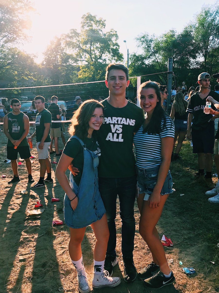 FaithIngoglia's tweet photo. Happy birthday @adamjquni6 !! Thanks for being the best pal, hope 18 is the best one yet ❤️🤘🏻 #john https://t.co/np3jH1UWgS