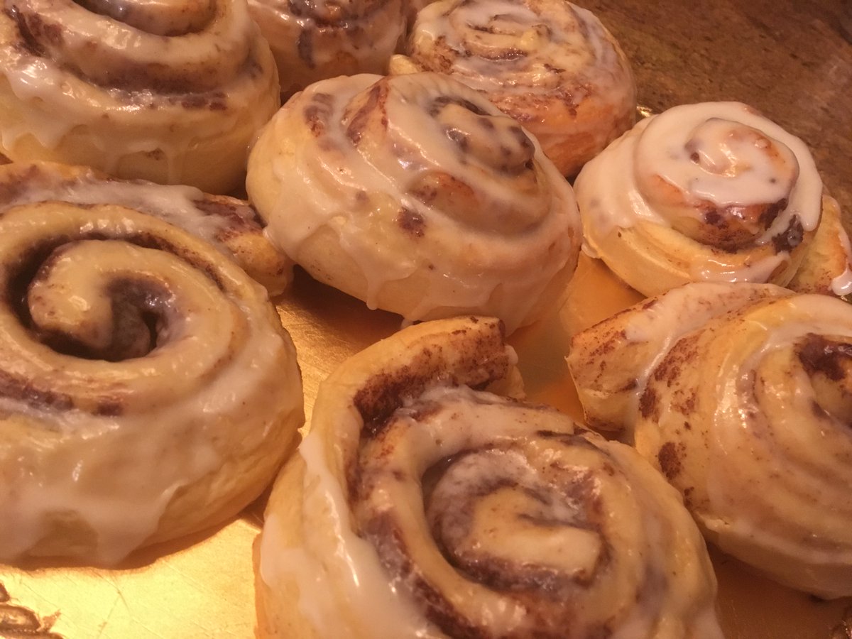 GalsShopper's tweet photo. Tis the season... #cinnamonrolls #goldenglobes #BohemianRhapsody #holidays #giftideas #grocery #kitchenaid #homedecor #shipt #shiptlife #instacart #boots #jackets #iphonex #slimefun #crocs #otterbox #mophiejuicepackair #creed2 #pixel3 #jaguars #titans #wreckitralph #samsclubnow https://t.co/DVG5LKCKhk