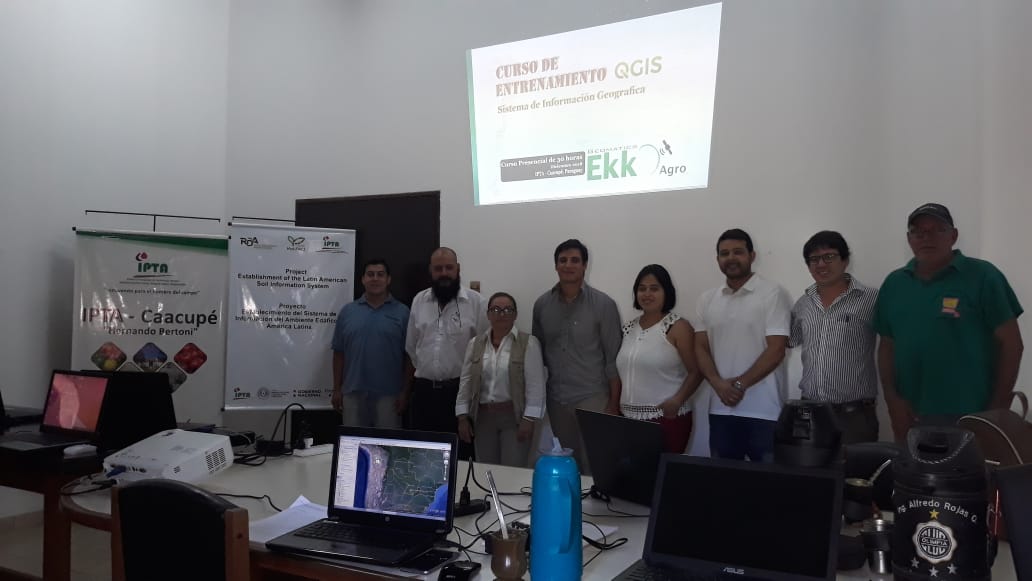 IPTA_Paraguay's tweet image. En el @IPTA_Paraguay se realizó el curso de Entrenamiento QGIS. Sistema de Información Geográfica. Para Técnicos del Proyecto IPTA -KoLFACI "Información Edáfica"