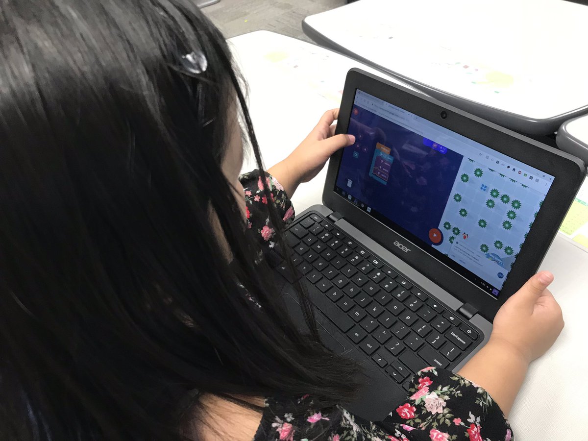 meazellk's tweet image. Participating in Hour of Code using  Google’s #santatracker. @rlmiller137 #hourofcode #ProsperCodes