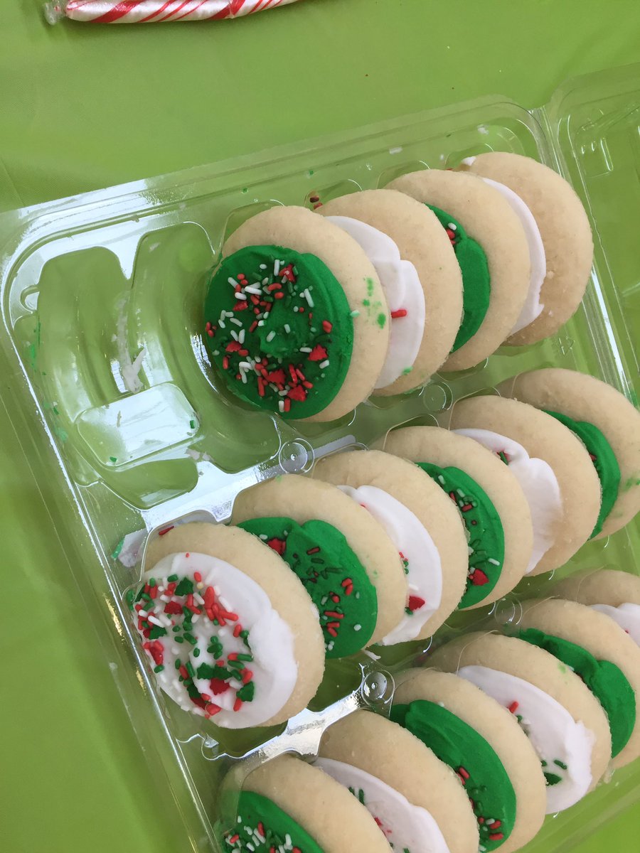 LUMD_PRSSA's tweet photo. Bake sale right now outside boulder!! Donate what you want 🍪 https://t.co/ewW5vzjuyg