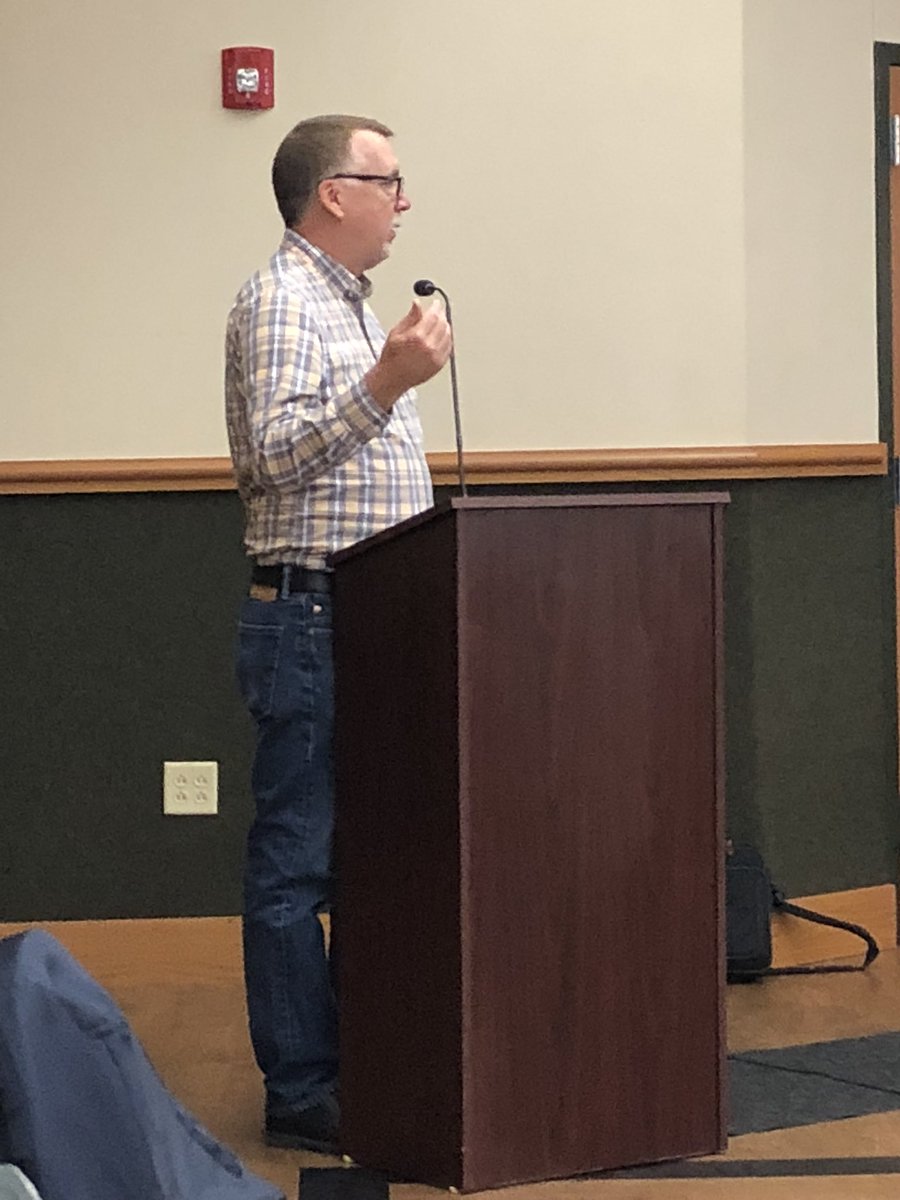 txdotdarran's tweet photo. Waco District Engineer Stan Swiatek talks how everyone can get even better on safety, encourage others and yourself to improve from “supposed to” to “believe and want to” #EndTheStreakTX @TxDOT  Waco safety banquet, exceptional day! https://t.co/Fh1sPhN0sn