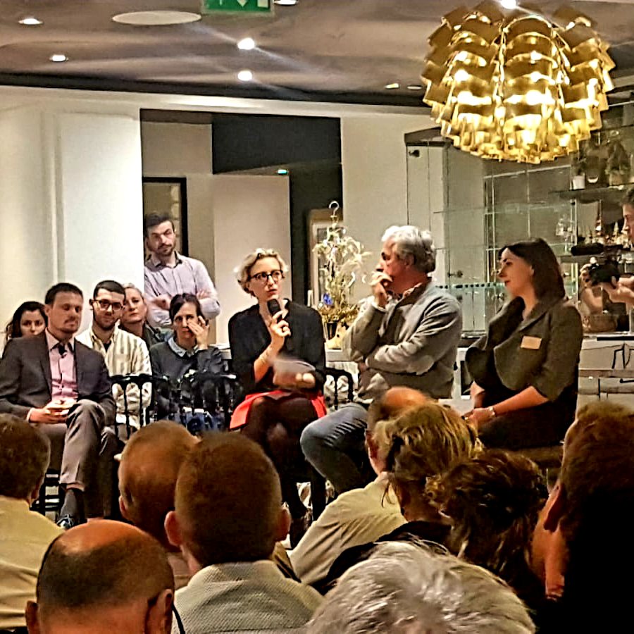 Accor's tweet photo. [#CAA2018] 🇫🇷La cérémonie du Concours  @ArbresdAvenir 🌳sera animée par @SoAnn, qui présentera les enjeux d’une restauration durable, possible grâce à une relation rapprochée entre les agriculteurs et les restaurateurs à travers l’#Agroforestrie #Actinghere https://t.co/I6Q1NTsfLY