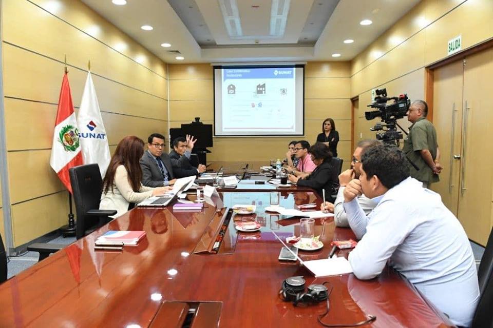 SUNATOficial's tweet image. #LoÚltimo: .@SUNATOficial detectó #evasión en cadena de pollería. Omitió 29 mil boletas de venta. Monto de ingresos no declarados supera el millón de soles.