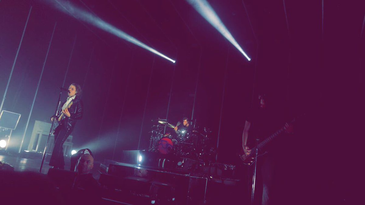 IceNinexAmity's tweet photo. Today one month ago I saw @5SOS again after 2 years of waiting. I had the best day &amp;' now, I miss them more and more everyday. 
I love you @Calum5SOS @Michael5SOS @Ashton5SOS @Luke5SOS 💭🖤
#MYTHamburg #MYTMemories https://t.co/hbbypK9vye