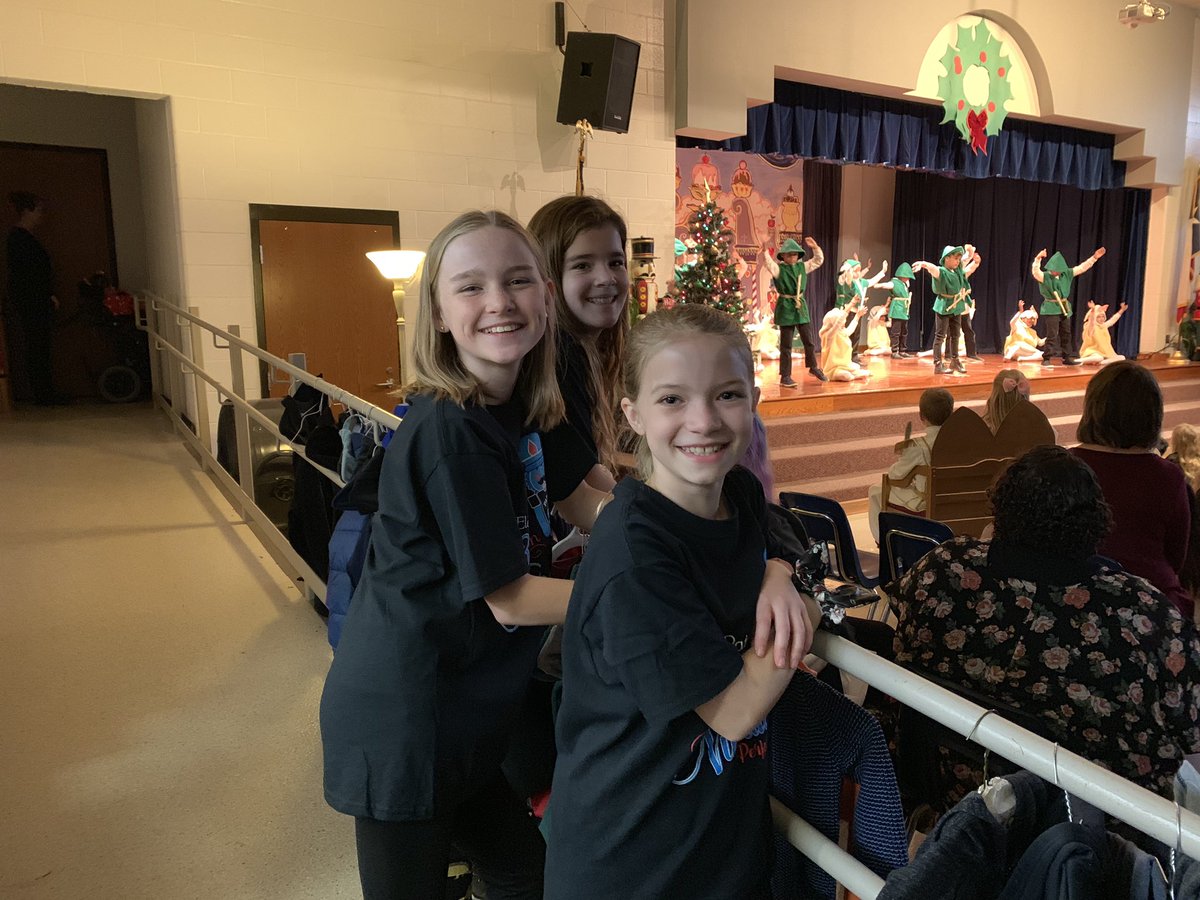 BiehlesLabs's tweet photo. #packmembers are helping out backstage with @Patton_Pioneers 30th Anniversary performance of #theNutcracker @motomom312 @PTA_Patton @OrensteinClass @BushsPotatoes @KelleysCampers @Massad_Class @PattonSpAreas https://t.co/sqPxv961Qs