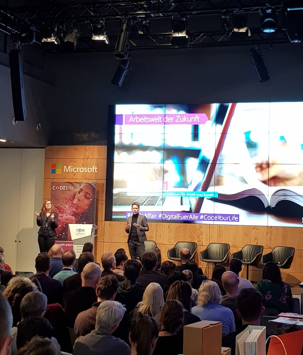 Dr. Julia Borggräfe (BMAS): Soziale Kompetenzen sind entscheidend für agile Teams. Plädoyer für einen ganzheitlichen Bildungsbegriff - und für eine schnelle Einigung beim #Digitalpakt! #CODEAffair #digitalfueralle