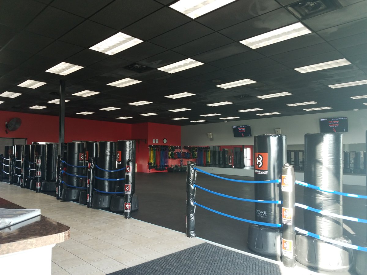 LEDLightingCrew's tweet photo. Farrell’s eXtreme Bodyshaping on C St and Edgewood Rd in Cedar Rapids, Iowa made the switch to LED Lighting to save energy and money on their monthly lighting bill! https://t.co/ZRYf9eNx2J
#LEDLightingCrew #Lighting #AlliantEnergy #MidAmericanEnergy #EnergyStar https://t.co/bJr3PUvLjg