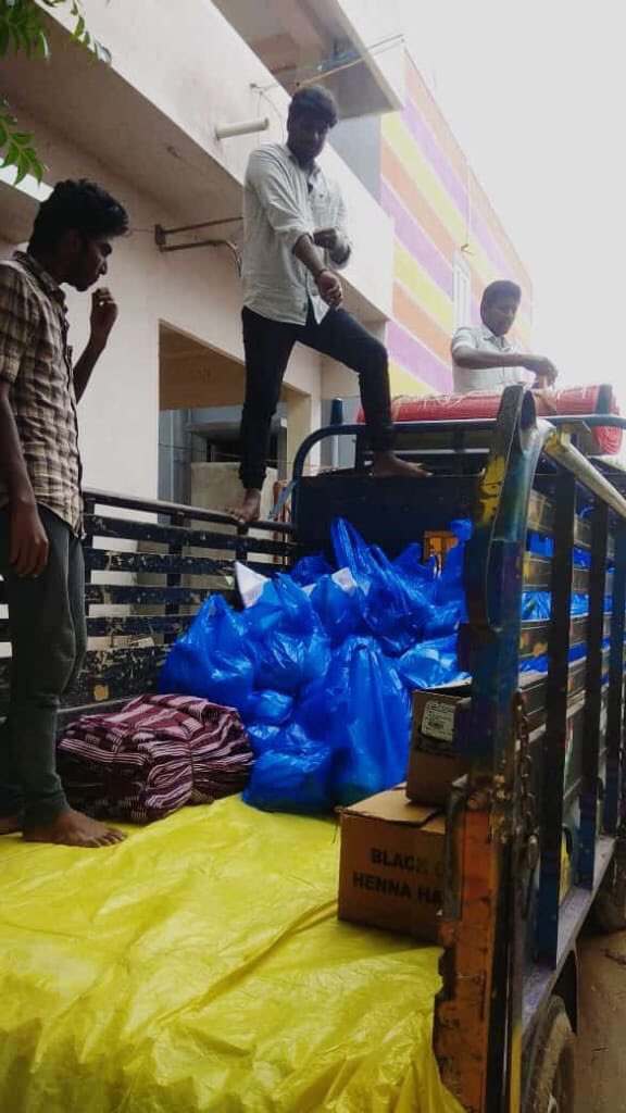 imrajapandiyan's tweet photo. #கஜா புயலில் டெல்டா பாதிக்கப்பட்டவர்களுக்கு நண்பர் திவாகரன்,சென்னை மதுரவாயில் இருந்து நிதி அளிக்க விருப்பமுள்வர்கள் அவரை +91-9445772642 தொடர்பு கொண்டு நிதி முடிந்தவரை அனைவரும் உதவுங்கள் 🙏like also there 🙏
#SaveDelta #savedeltapeople https://t.co/OE9C9IbUw1… via @milaapdotorg https://t.co/Y1QPvDy3oU