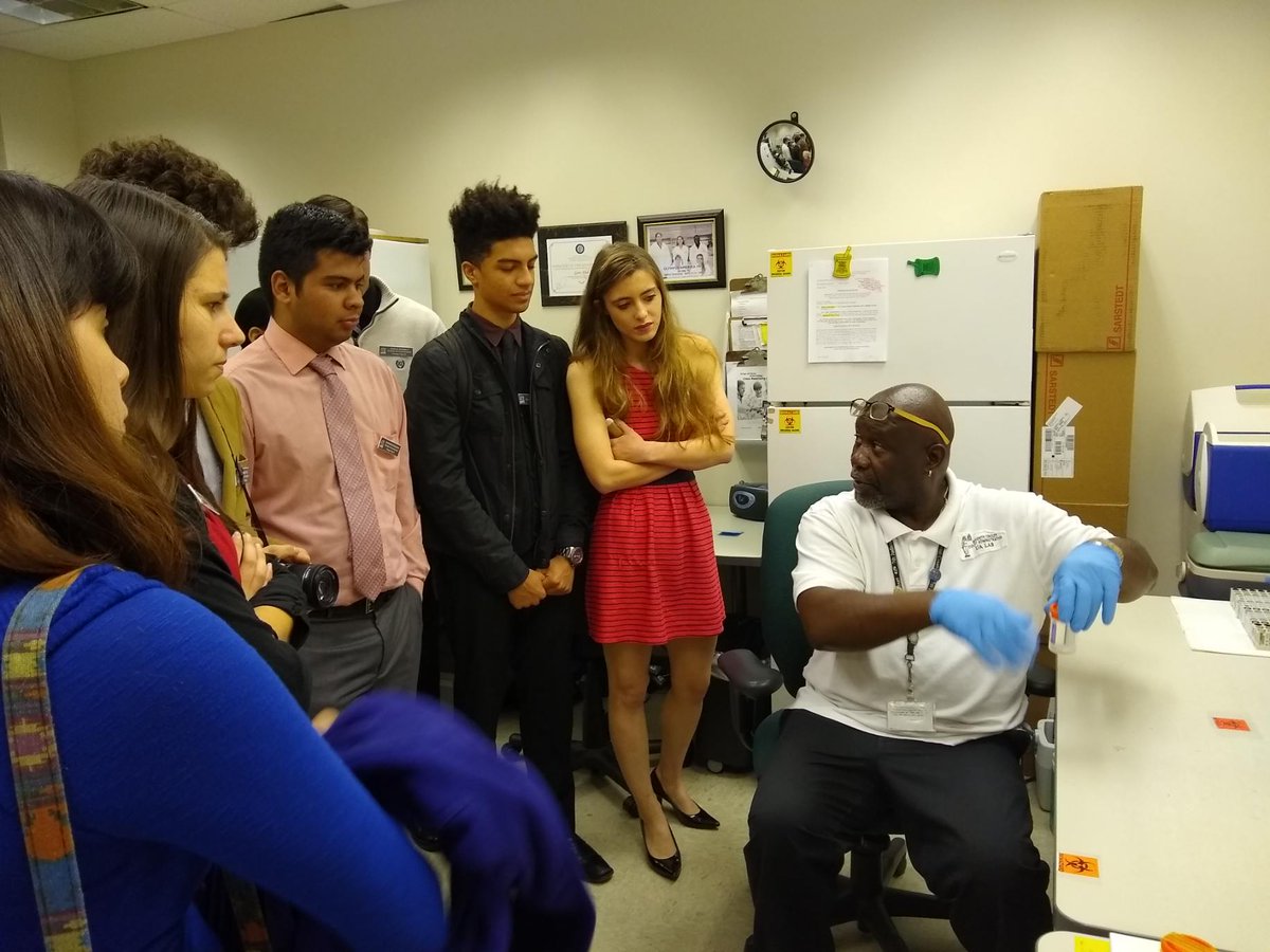 UHS School of Govt tweet media