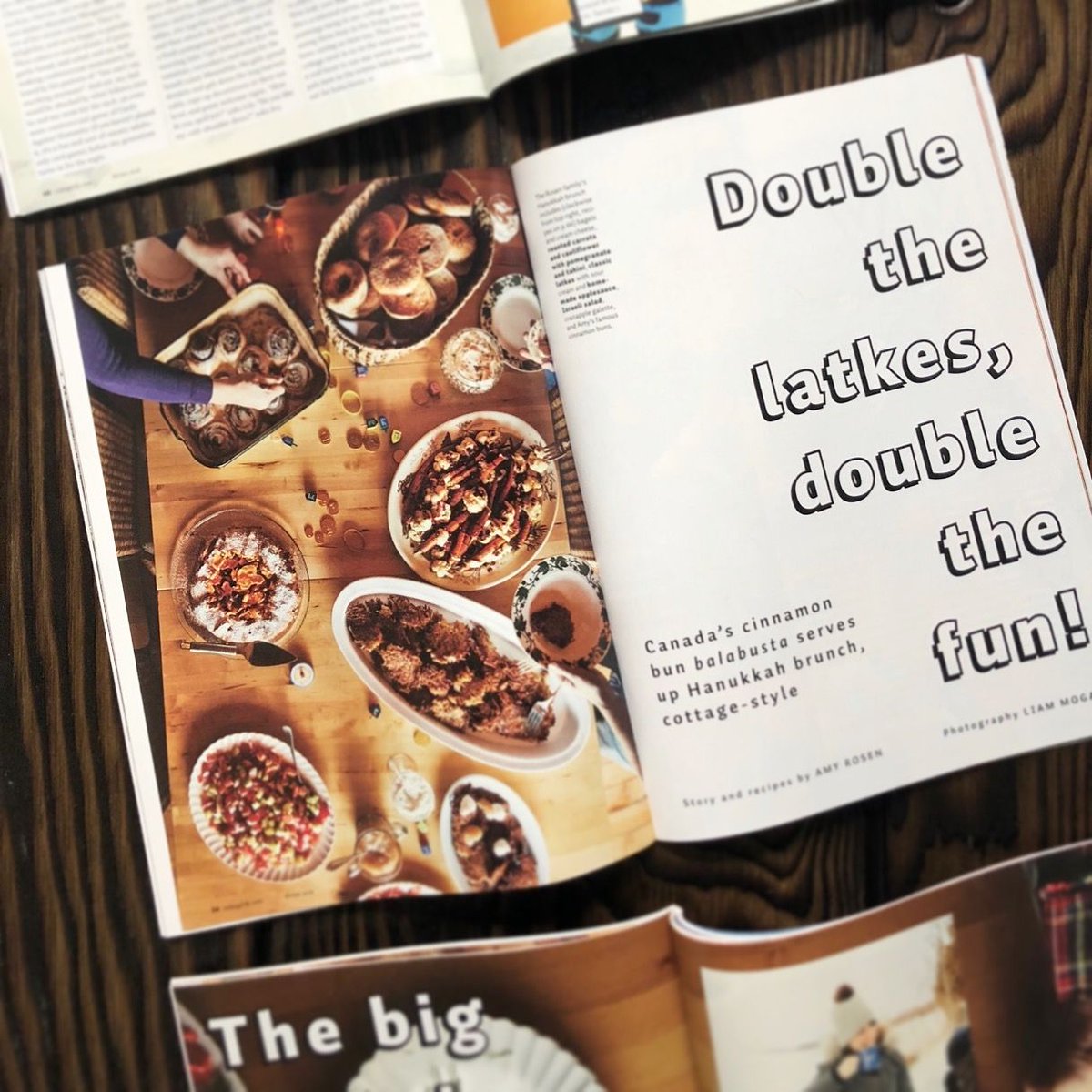 cottagelife's tweet photo. Canada's cinnamon bun #balabusta serves up Hanukkah brunch, cottage-style. 🥔🕎🥐 Get the recipes in the new issues of Cottage Life, on newsstands now! #CottageLife #HappyHannukah #latkes https://t.co/B1cxQsvGuL