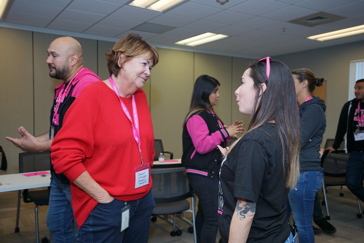 DestinyDuarte7's tweet image. Today at our D&amp;amp;I #MultiGen mentoring event! 💗
Was able to connect with people from all generations to receive and offer words of encouragement 😊 #lovewhatyoudo #areyouwithus