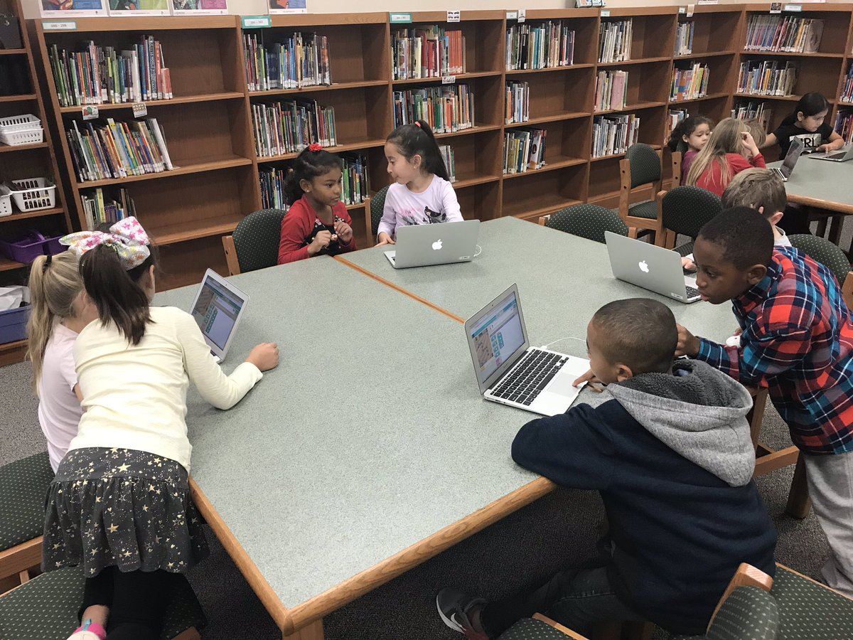 JPElibrary's tweet image. @mscartwrightJPE pair programmers hard at work during #HourofCODE #CSEdweek #LISDCodes #leanderisdlib