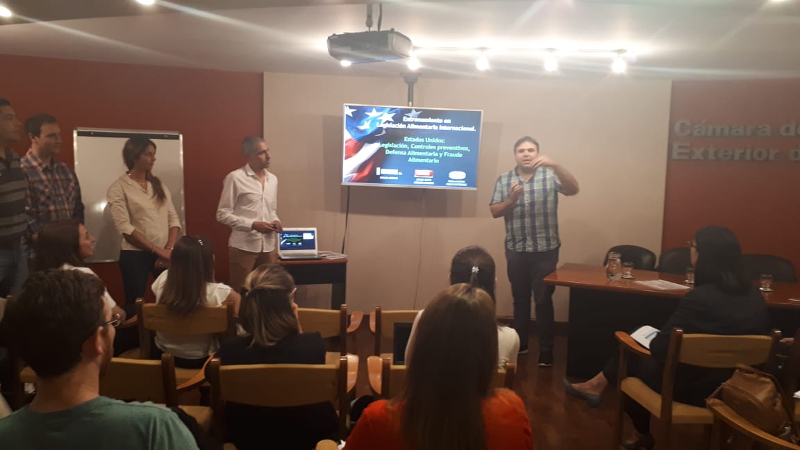 CaCECba's tweet photo. Los primeros grupos comienzan a exponer sus proyectos de productos para exportar a mercados internacionales #Entrenamiento en #Legislacion #Alimentaria #Dimax #Aimurai #Oblita #ManiKing https://t.co/0VLdvnIfLa