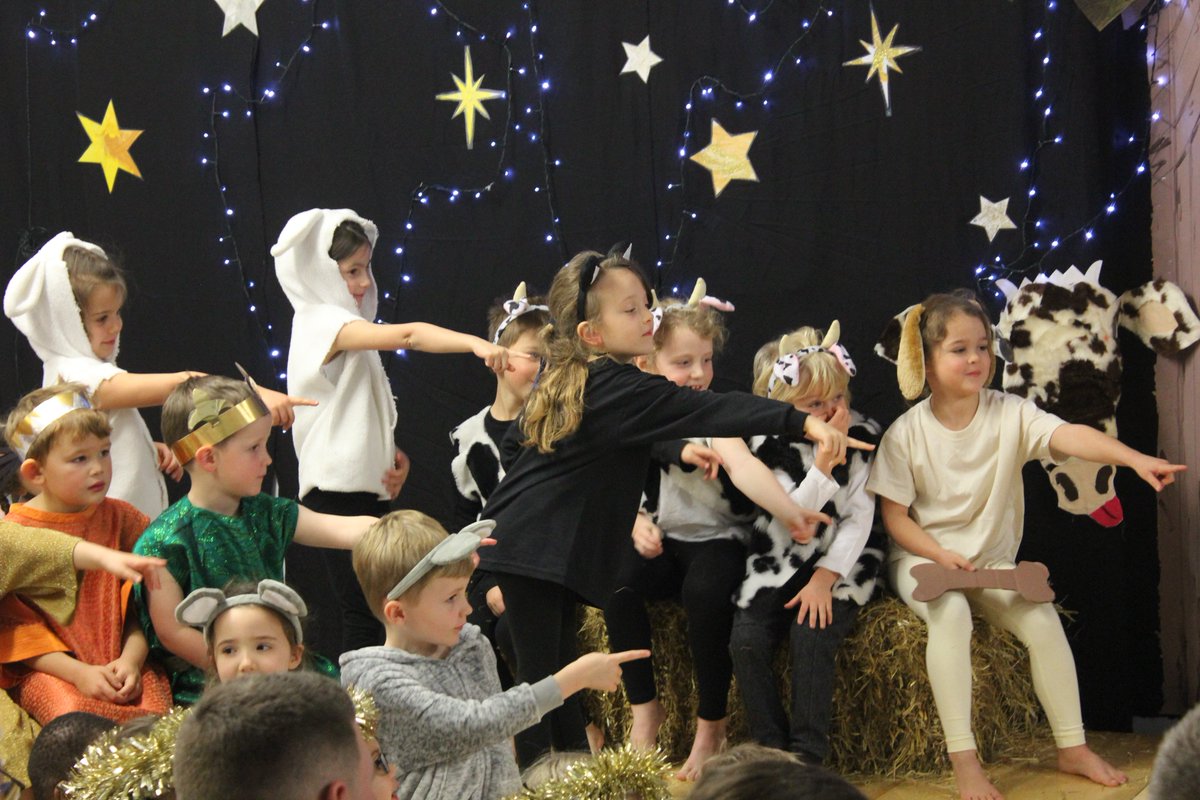 GriffinHouseSch's tweet photo. A few images from our wonderful nativity performances. Huge congratulations to all involved. #GHSEarlyYears #GHSFormI #GHSFormII #GHSOpportunities https://t.co/1b2OEpfehR