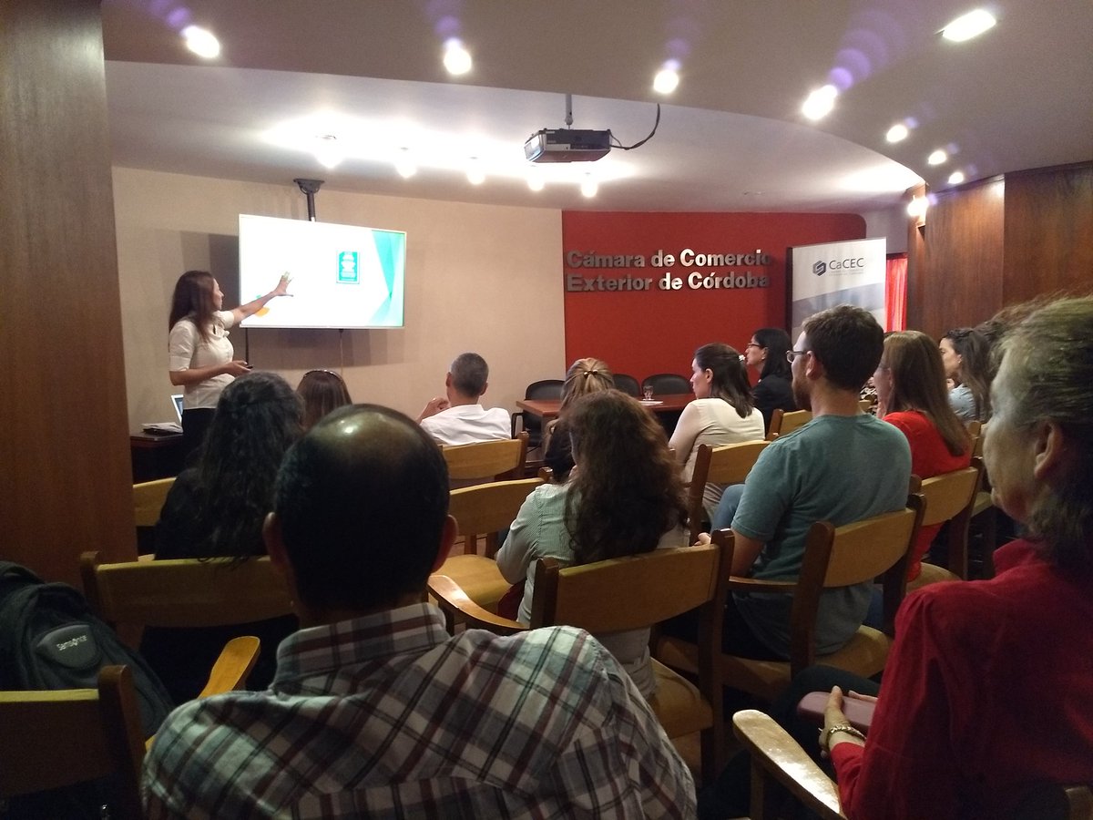 CaCECba's tweet photo. Los primeros grupos comienzan a exponer sus proyectos de productos para exportar a mercados internacionales #Entrenamiento en #Legislacion #Alimentaria #Dimax #Aimurai #Oblita #ManiKing https://t.co/0VLdvnIfLa