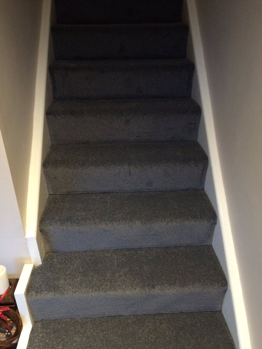 SwiftCarpet's tweet photo. Another lounge, stairs and landing done #carpet #stairs #swiftcarpets https://t.co/W0L92KS8nE