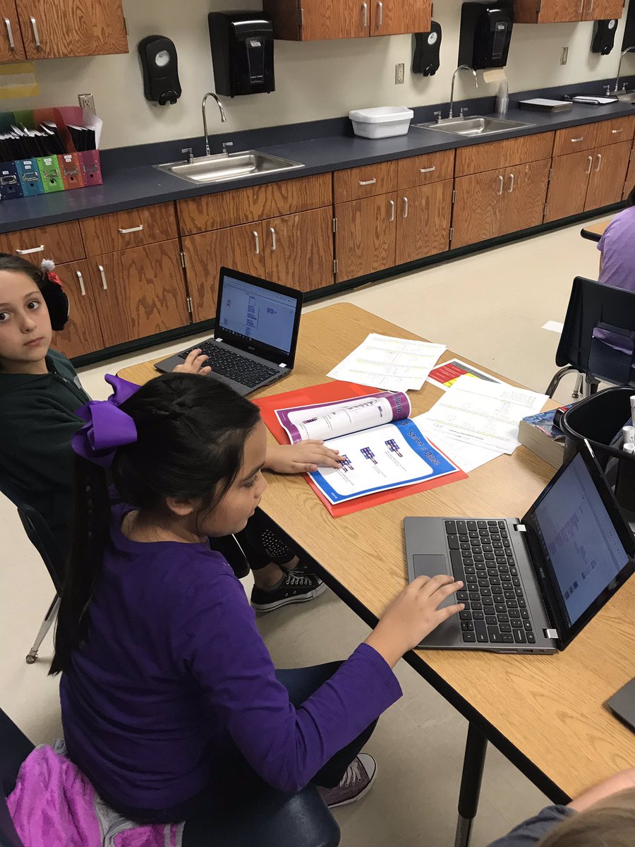 rjbarker1123's tweet image. Learning “SCRATCH” for Hour of Code.  #ProsperCodes #FierceFolsom