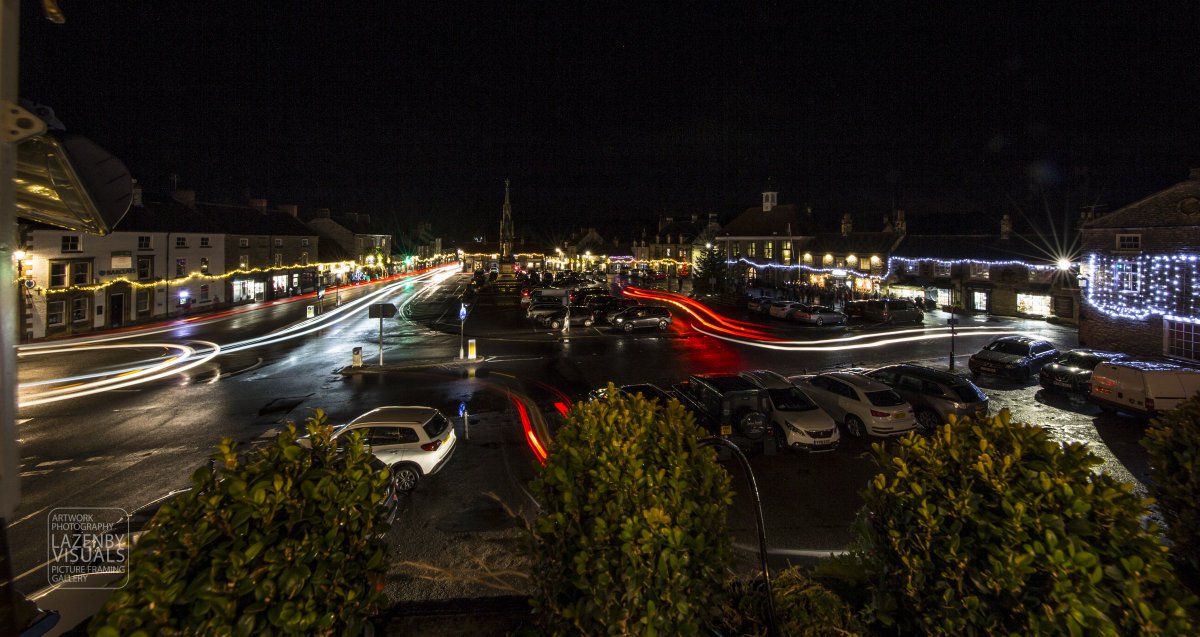 LazenbyVisuals's tweet photo. Here are a few more images from the recent #christmaslights switch on in Helmsley. @VisitHelmsley @NorthYorksFire @Yorkshire_Life #helmsley #yorkshire https://t.co/8aPhYV2i4p
