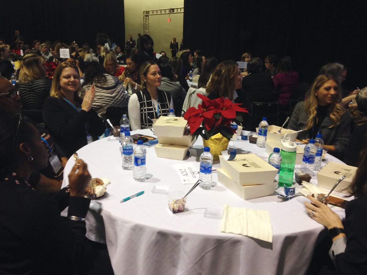 IngridJacobs2's tweet photo. ⁦@EatonVance⁩  well represented by some fabulous EV ladies at the ⁦@MassWomen⁩ https://t.co/2bNsMoeNj4