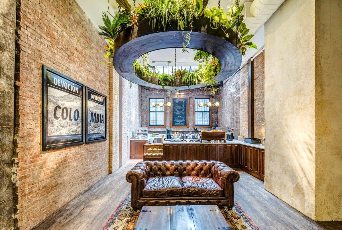 Brooklyn-born Colombian coffee roaster and café Devoción has finally made the move to Manhattan, and the space is as beautiful as ever... buff.ly/2SrHd06