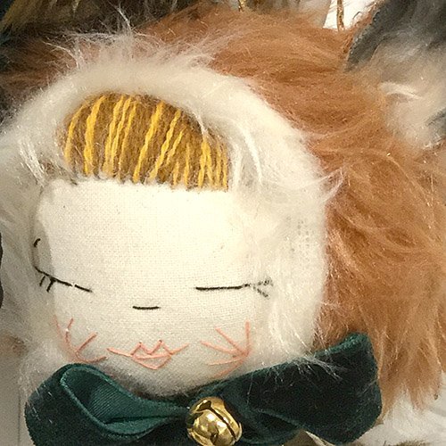 make_southwest's tweet photo. @thecatinthesho Loving your #Xmas fluffiness - still displayed + for sale here #MAKE2018 #exhibition #bovey https://t.co/MHT4fqTzvq