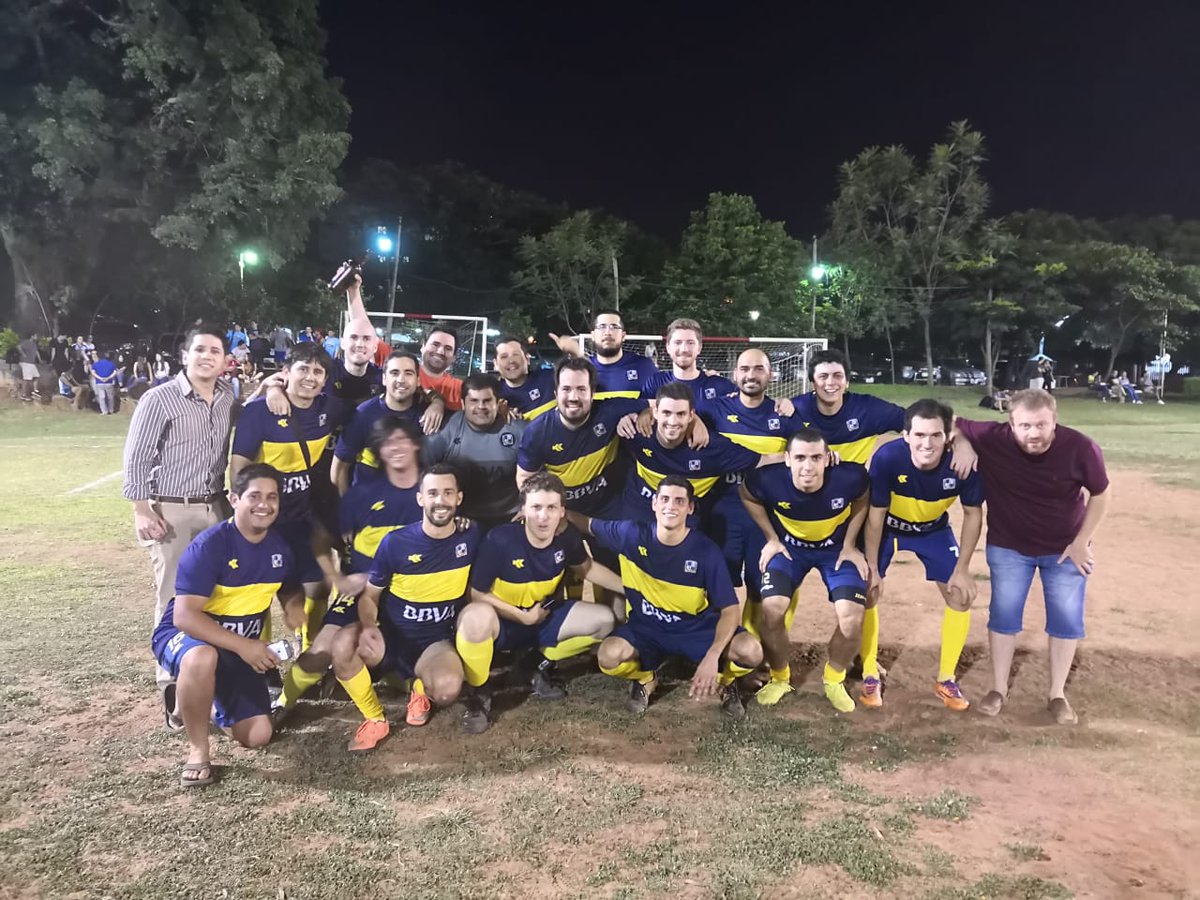RumplesFC's tweet photo. SE ACABÓ EL RECREO SEÑORES!!! VOLVIMOS PARA QUEDARNOS!!! GIGANTES LOS JUGADORES, VERDADEROS LEONES!!! RUMPLES PUSO HUEVOOOOO @COF_FIUNA @deshfc @DeviceFc @kilomberodesh @carlaopy @cesarsegovia13 @Polo_py @Don_Zanahorio @adrian7782 @dflatorre https://t.co/Q1Erwr5MpX