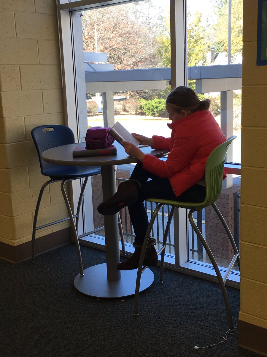 Sutton6LMC's tweet photo. Lunch passes for group projects and quiet spots for reading in @Sutton6LMC learning commons today! @Sutton6thGrade @Sutton6thGrade @SuttonPrincipal @Burdis_SMS https://t.co/iuxD6VCQOs