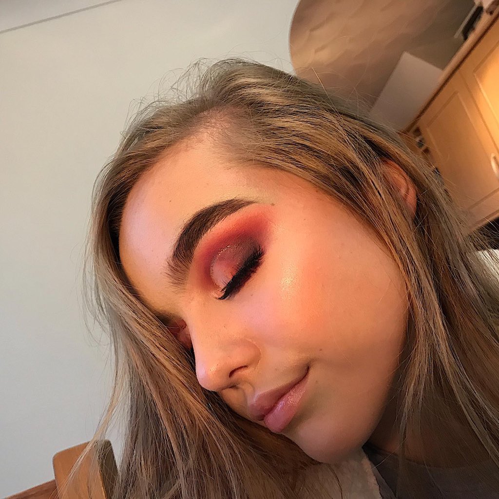 _zsmakeupp's tweet photo. ✨💕

#keilidhmua #sosu #suzannejackson #makeup #mua #aspiringmua #eyes #eyeshadow #mu #beauty  #art #makeupaddict #makeuplife #makeupobsessed #lashes #youngmua #falsielashes #contour #highlight #mue #selftaught #youngmua

Look created using @keilidhmua @SoSueMe_ie products 💋 https://t.co/59jdSvJ0Hq