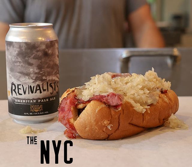 curiousdogknox's tweet photo. The NYC: hot &amp; spicy mustard, pastrami, swiss, &amp; sauerkraut https://t.co/GxQ1YHgZlc https://t.co/r9hxDGfNmQ