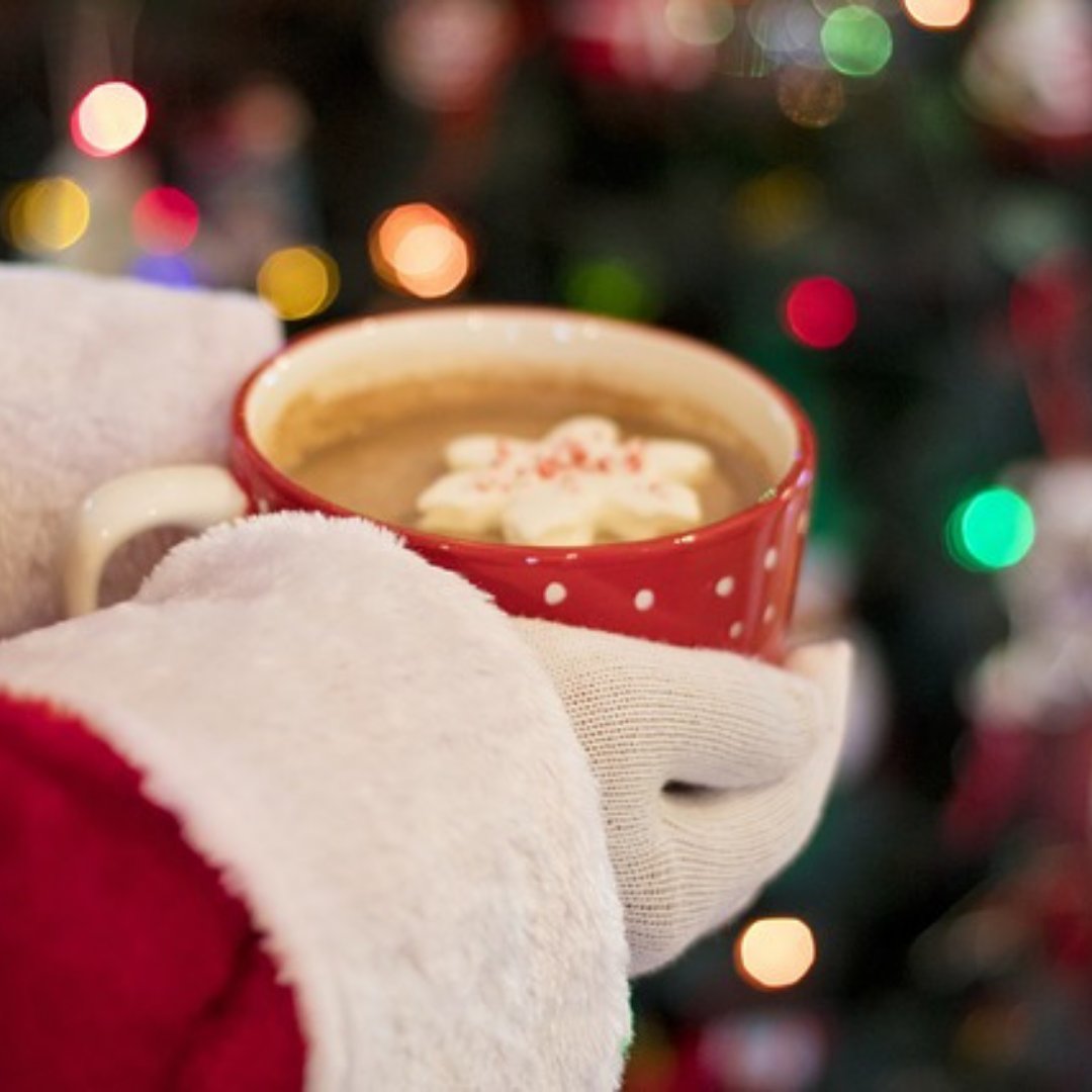 SilentVacations's tweet photo. SAV Crew reminding you to spread that holiday cheer 🎆🎄☃  #givingseason #theSAVyway #thirstythursday https://t.co/Mywz4XuyFZ
