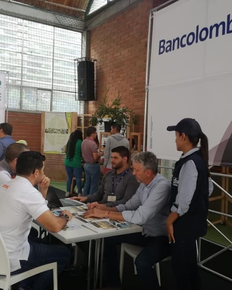 sfa_cebar's tweet photo. Hoy estamos en el oriente acompañando la estrategia del a secretaria de agricultura de Antioquia en Rionegro #SFACEBAR #FinanciandoElCampo #Asesoría #Créditosagropecuarios #Productor #Comercializador #Transformador #Serviciodeapoyo #agricultura #pecuaria https://t.co/xrzyj5N04f