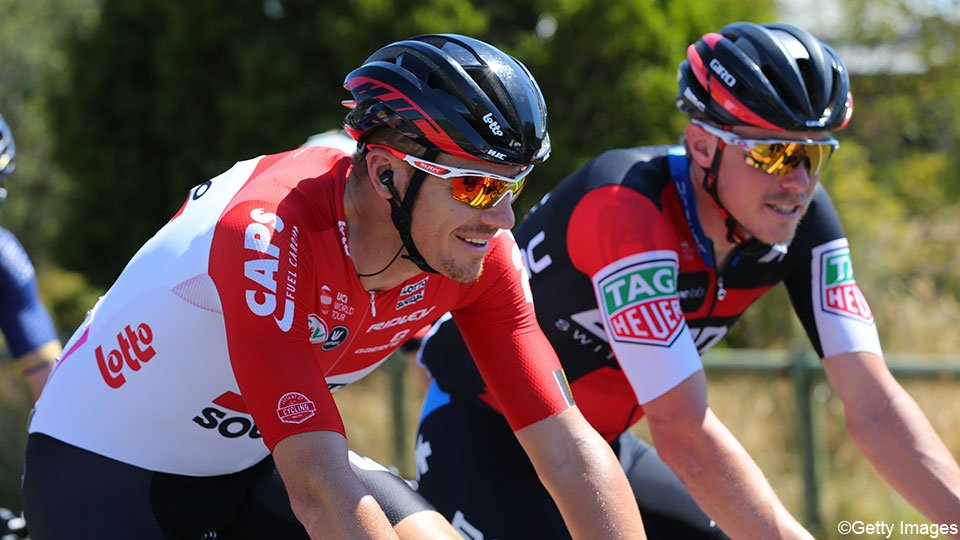 sporza_koers's tweet photo. Rohan Dennis tot Adam Hansen: "Waarom volg je mij niet op Twitter?"
Het antwoord van Hansen is hilarisch! #HelpRohan
https://t.co/JwbPFS7Bvs https://t.co/EKzHwUVBFV