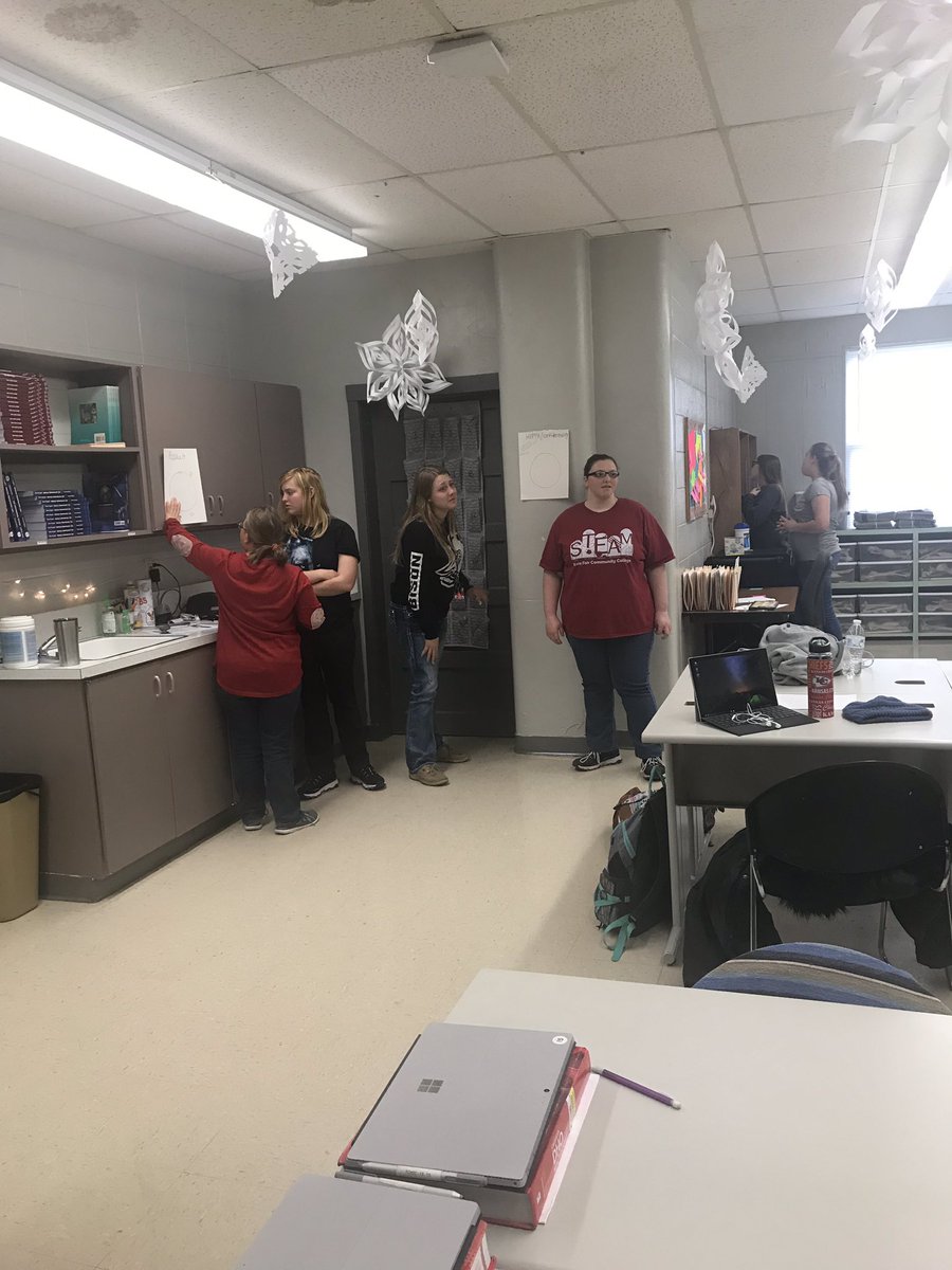 DCTechCenter's tweet image. Literacy and cognitive engagement in a collaborative health science I and II lesson today. Students participating in porthole carousel activity to learn legal terms in healthcare. #Learn a skill, fulfill a passion!