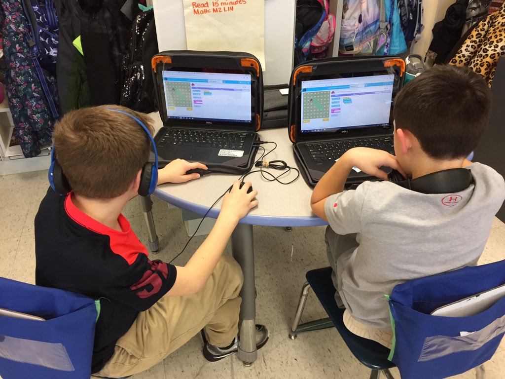 3GrdExplorers's tweet photo. Second day of #HourofCode Ss so excited and engaged! @codeorg @MexElem @MACSPride https://t.co/UQaU6gdWJz