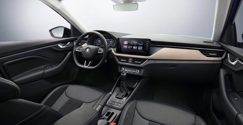 AutomobileActus's tweet photo. #News - @SkodaFrance vient de dévoiler sa nouvelle #Scala. Elle repose sur la plate-forme #MQBA0, la même que les #VWPolo et #SeatIbiza. L’empattement est de 2,65 m. Le volume de coffre est de 467 litres au minimum et peut atteindre au maximum 1410 litres. https://t.co/8pwWuzdSsA