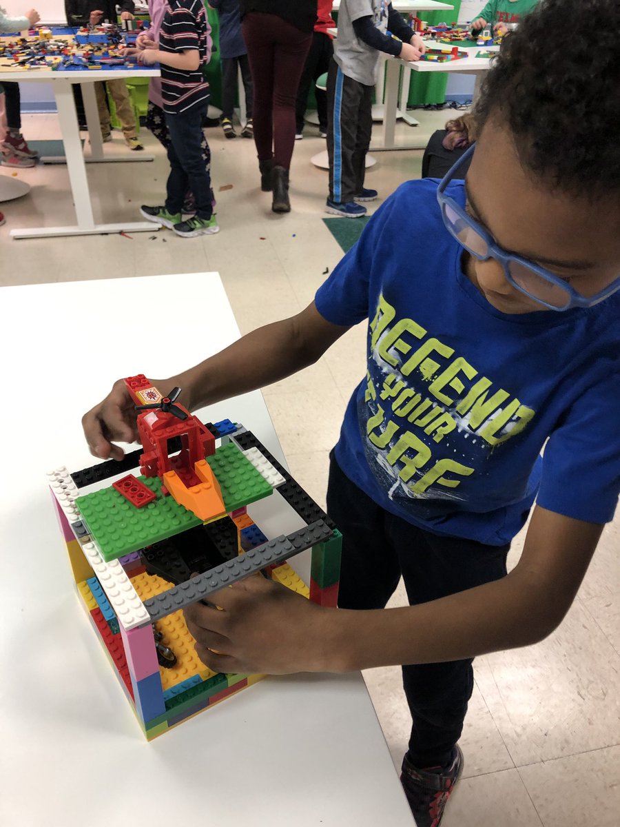 SchoolCoxheath's tweet photo. New account for Coxheath Elementary - please follow us for exciting information about our school!  Today we were building Santa’s Village with LEGO! https://t.co/44nZgVLYvJ