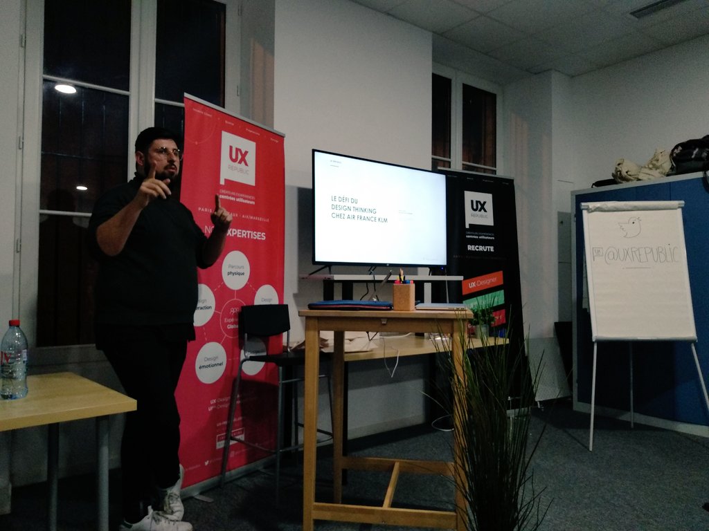 CamilleGenaille's tweet photo. Retour d'expérience sur les défis du Design Thinking par @simon_haricot "Le Design Thinking c'est comme un bon chili, tout le monde a l'assaisonnement mais personne ne le fait pareil." chez @UXRepublic #UX #DesignThinking https://t.co/24Uv3vviA6