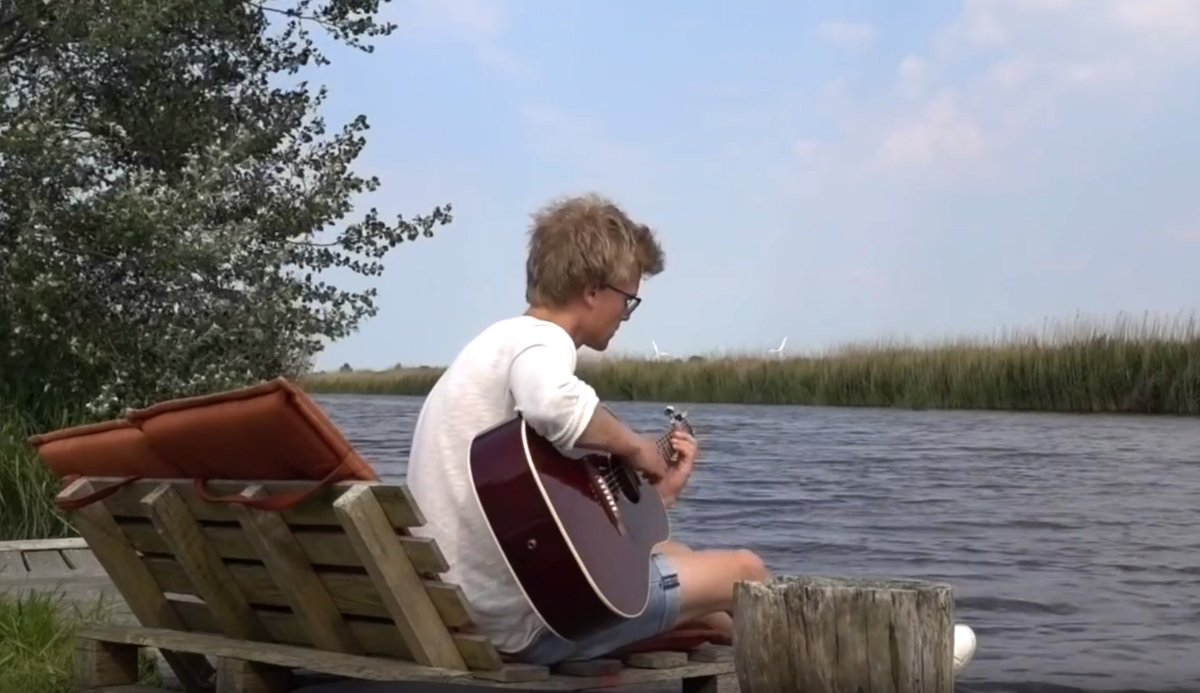 Volg in deze minidocumentaire (20min) Klaas Zijlstra en zie hoe Night of the Heamiel 2018 tot stand kwam. 

Regie en Montage: Lotte Boersma

Hele mooie docu geworden, die je zeker niet mag missen.

youtu.be/Fr0okOxot3M