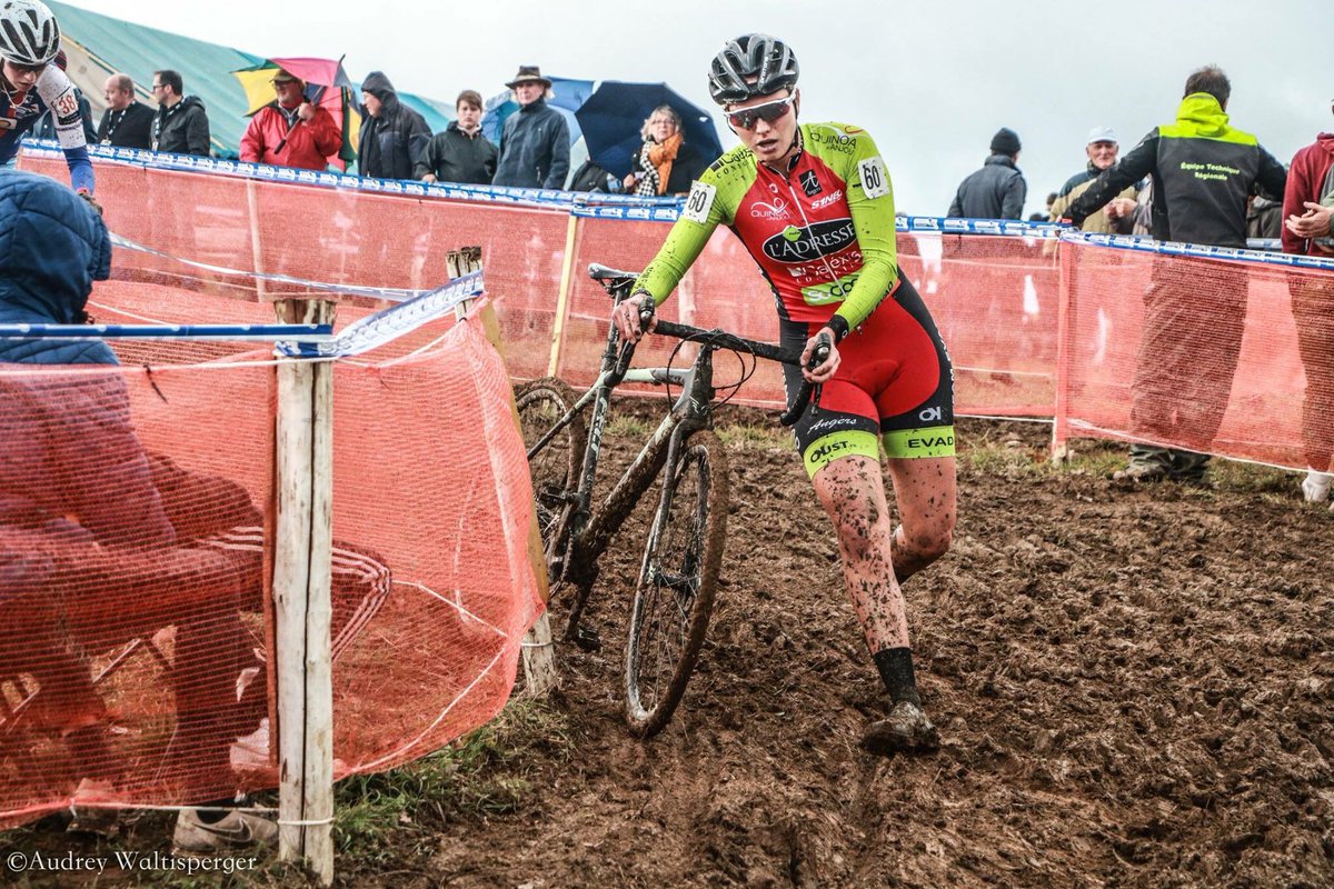 #CycloCross 🍂

🎙 <a href="/sowbill/">Solenne Billouin</a> nous donne son ressenti trois jours avant le championnat régional de dimanche : « C’est une case à cocher dans la saison. Je prends le départ pour être championne régionale et j’espère une petite bataille avec Jade » 

#LaDalleAngevine #SportAngers