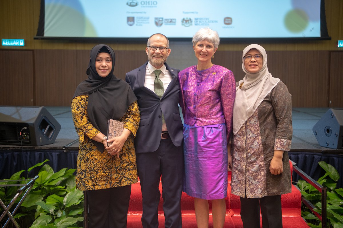 GlobalOHIO's tweet photo. Here are a few more images from the 10th Distinguished Tun Abdul Razak Lecture. Ohio University was proud to celebrate this historic event with our partners and alumni in Malaysia. @OHIOFineArts @OHIOPrezOffice @OHIO_ISFS @OHIOGoGlobal @OU_GLC #Global #Ohio https://t.co/1v2kqagYbo