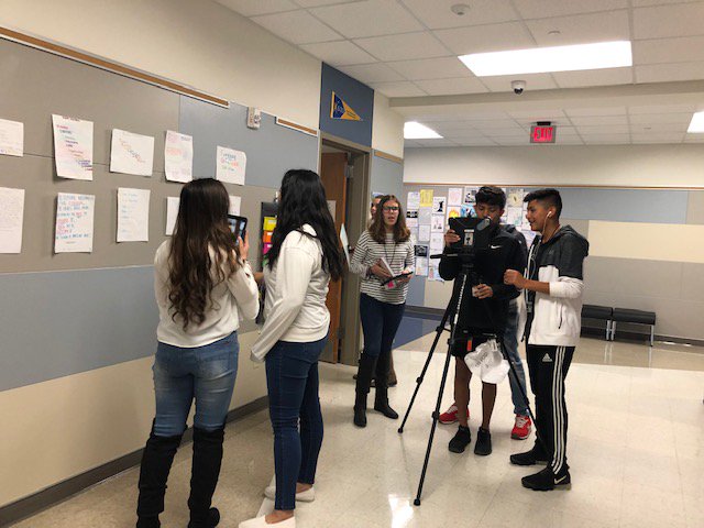 hebron9th's tweet image. Students in @MsBarkerTweets work on producing video lessons after reading 7 Habits of Highly Effective Teens #Hebron9 #StudentExperience #LifeApplication
