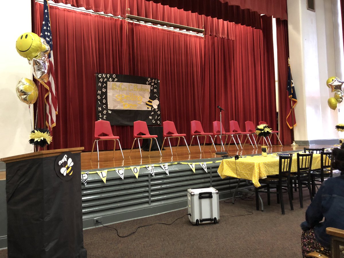 etlopie's tweet photo. These Spruce/Wilmer ILCs are all a buzz over the spelling 🐝 at Rufus C Burleson Elementary #ILCsDallasISD #southeastnetwork2018 https://t.co/eGl7vPQjt6
