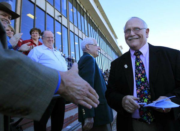 Longtime Oaklawn announcer Terry Wallace dies after health complications » arkansasonline.com/news/2018/dec/… #ARnews https://t.co/KpdmuPSqR3