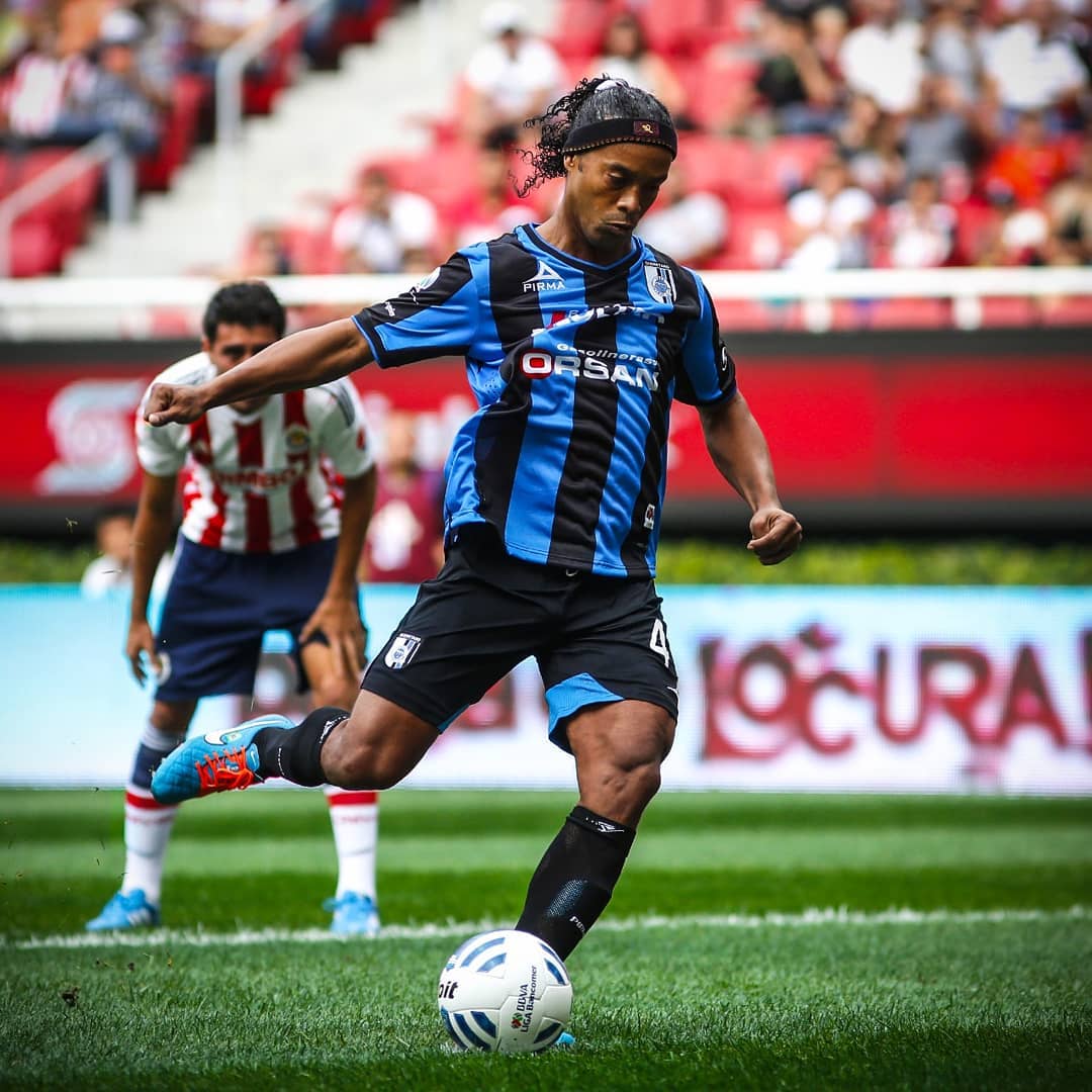 10Ronaldinho's tweet photo. 🤙🏾 🇲🇽 ⚽ @Club_Queretaro #TBT https://t.co/0W70XJCSHD