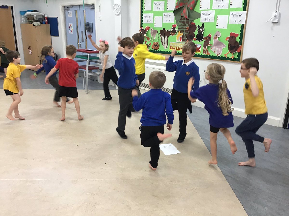 Y3 enjoyed teaching their #PLPrimaryStars Supermoves to Y1 this afternoon delivered by @tigerstrust. Lots of great innovation and energy on show from all pupils. ๐ฏโฝ๏ธ๐โญ๏ธ #futureleaders #futurestars @premierleague @WestfieldCott